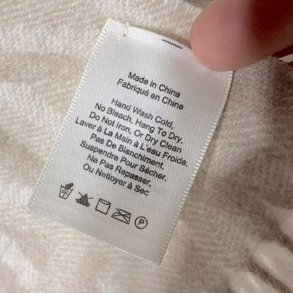 Alxiliary Cream Tan Chevron Wool Scarf With Fringe - Picture 3 of 9